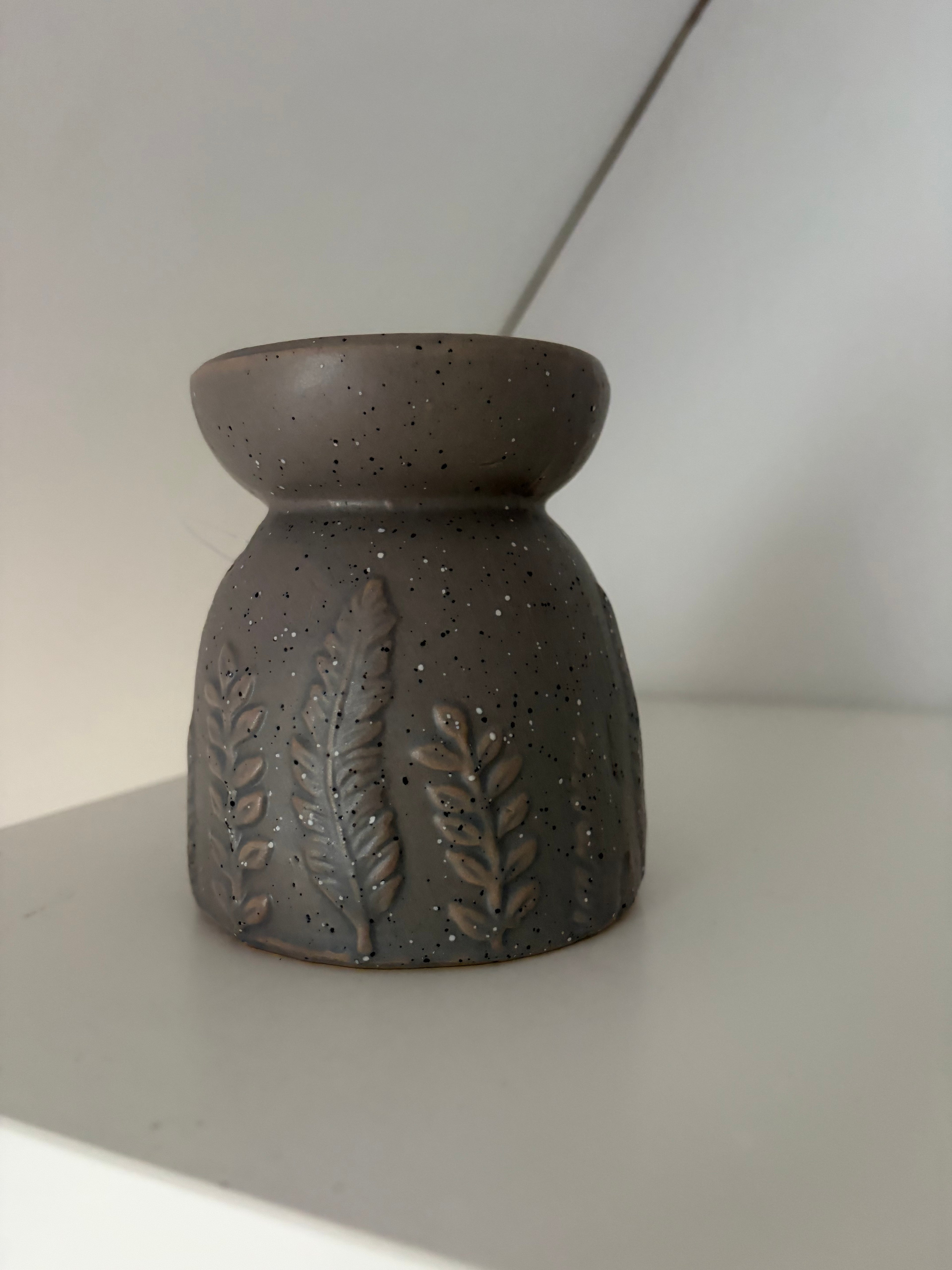 Waxbrander Elara - Large Grijs